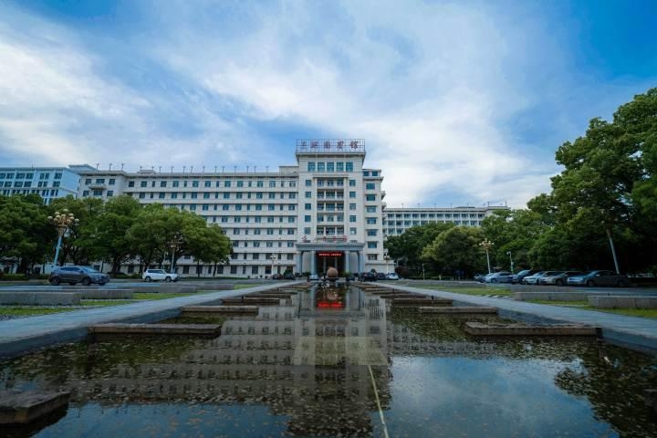 军区社区湖南宾馆园林景观建设项目